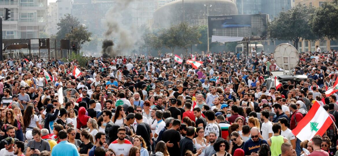 2019-10-18t142527z_363735966_rc123ae58ec0_rtrmadp_3_lebanon-economy-protests
