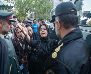 05iran-explainer-police-videoSixteenByNine3000_1200x800