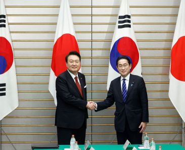 230316092535-japan-south-korea-leaders-031623_1200x800