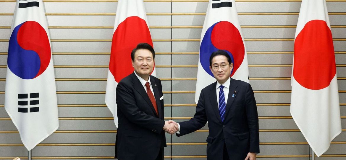 230316092535-japan-south-korea-leaders-031623_1200x800