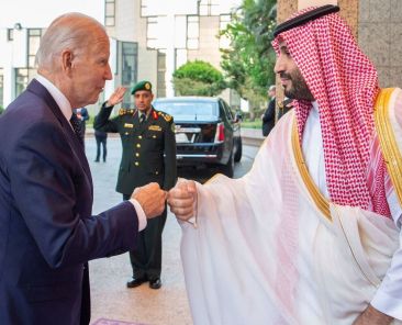 220715123924-01b-biden-mbs-fist-bump_1200x800