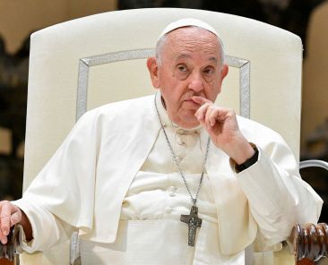 FILE PHOTO: Pope Francis holds the weekly general audience, in Paul VI hall at the Vatican, August 9, 2023. Vatican Media/­Handout via REUTERS ATTENTION EDITORS - THIS IMAGE WAS PROVIDED BY A THIRD PARTY./File Photo