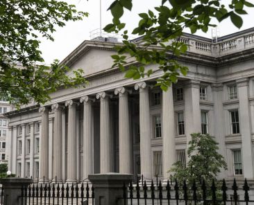 107075300-1655188922184-gettyimages-1240840816-FED_HIKES_1233x822