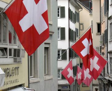 Swiss_Flags_Zurich
