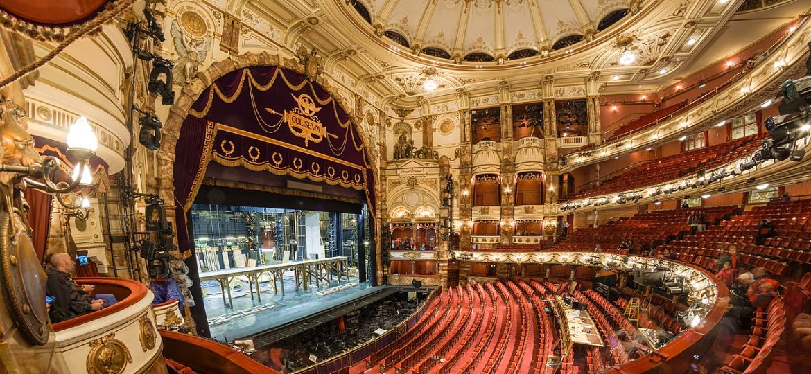 1280px-London_Coliseum_Auditorium_2018-09-23_8