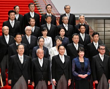Japanese Prime Minister Fumio Kishida poses with his new cabinet at his official residence in Tokyo, Japan, September 13, 2023. Kazuhiro Nogi/Pool via REUTERS