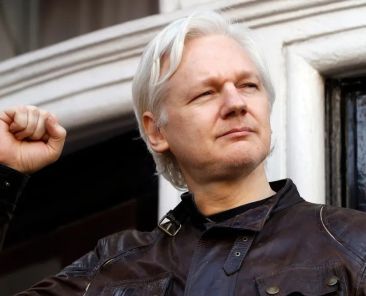 JULIAN-ASSANGE-ezgif.com-webp-to-jpg-converter