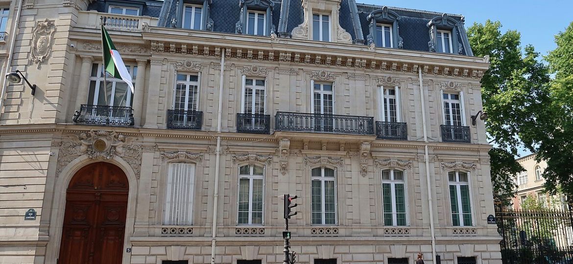 Ambassade_d'Algérie_en_France,_5,_place_de_Rio-de-Janeiro,_Paris_8e